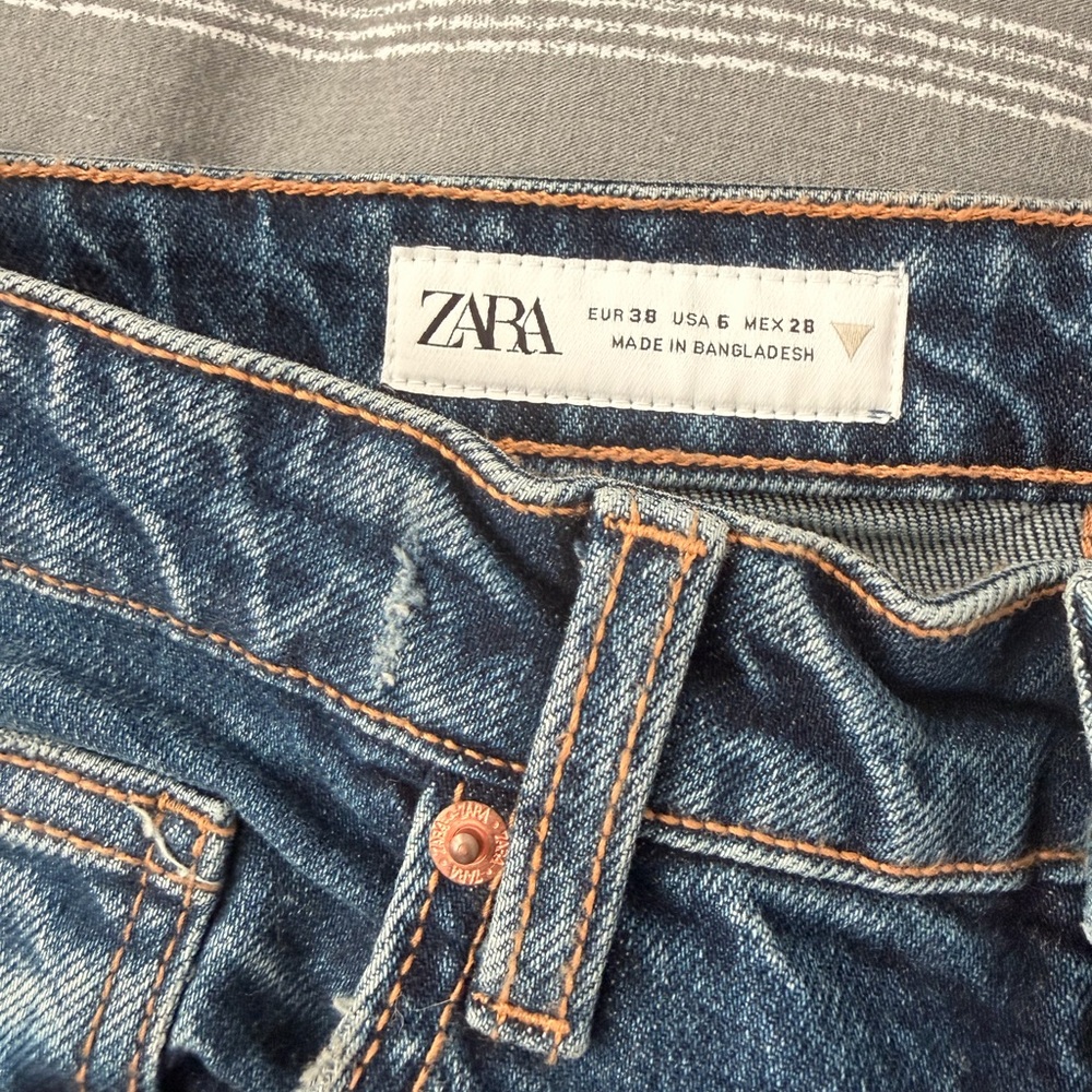 NWOT Zara TRF Mid-Rise Flare Cropped Jeans - Picture 4 of 6